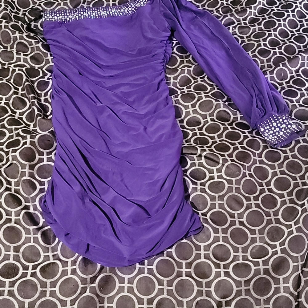Dress - Picture 2 of 3